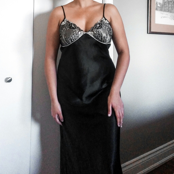 Vintage Other - Vintage Black Sleep Dress